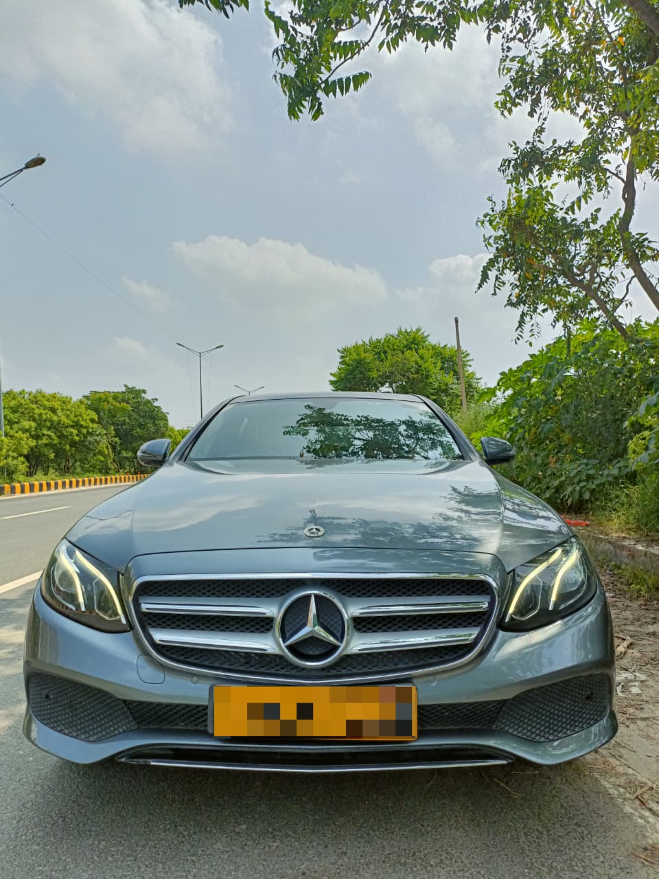 Mercedes-Benz E 220 D image 2