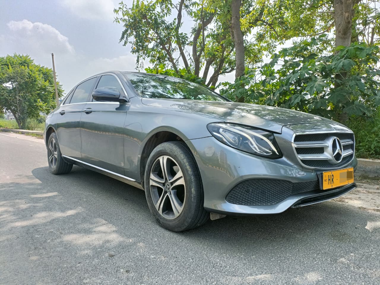 Mercedes-Benz E 220 D image 1