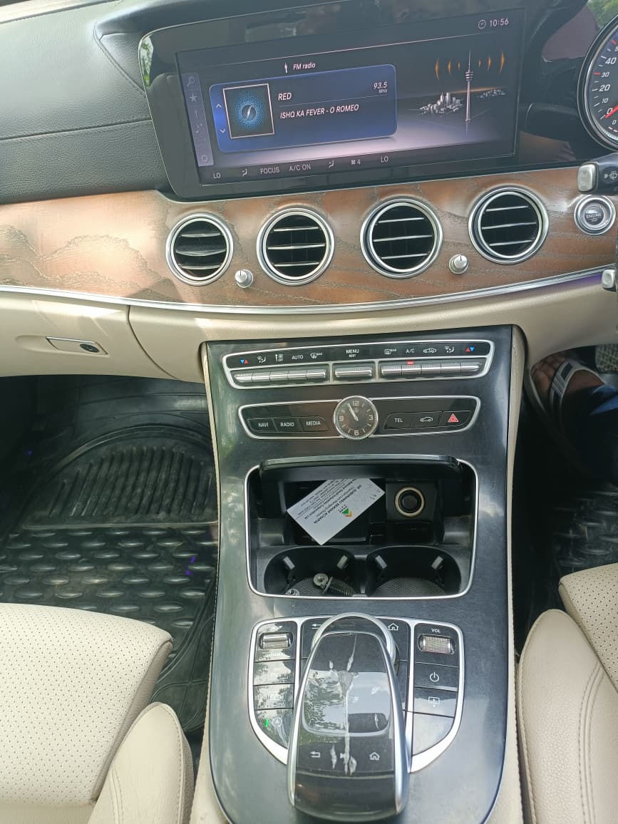 Mercedes-Benz E 220 D image 12