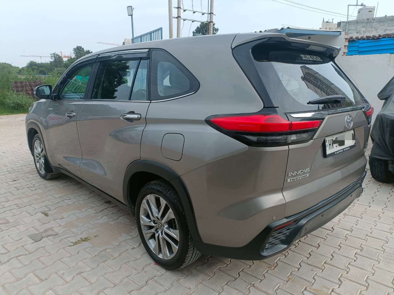 2023 Toyota Innova Hycross Hybrid ZX(7S) image 7