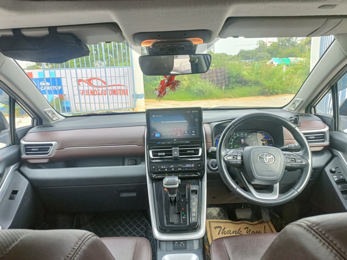 2023 Toyota Innova Hycross Hybrid ZX(7S) image 12